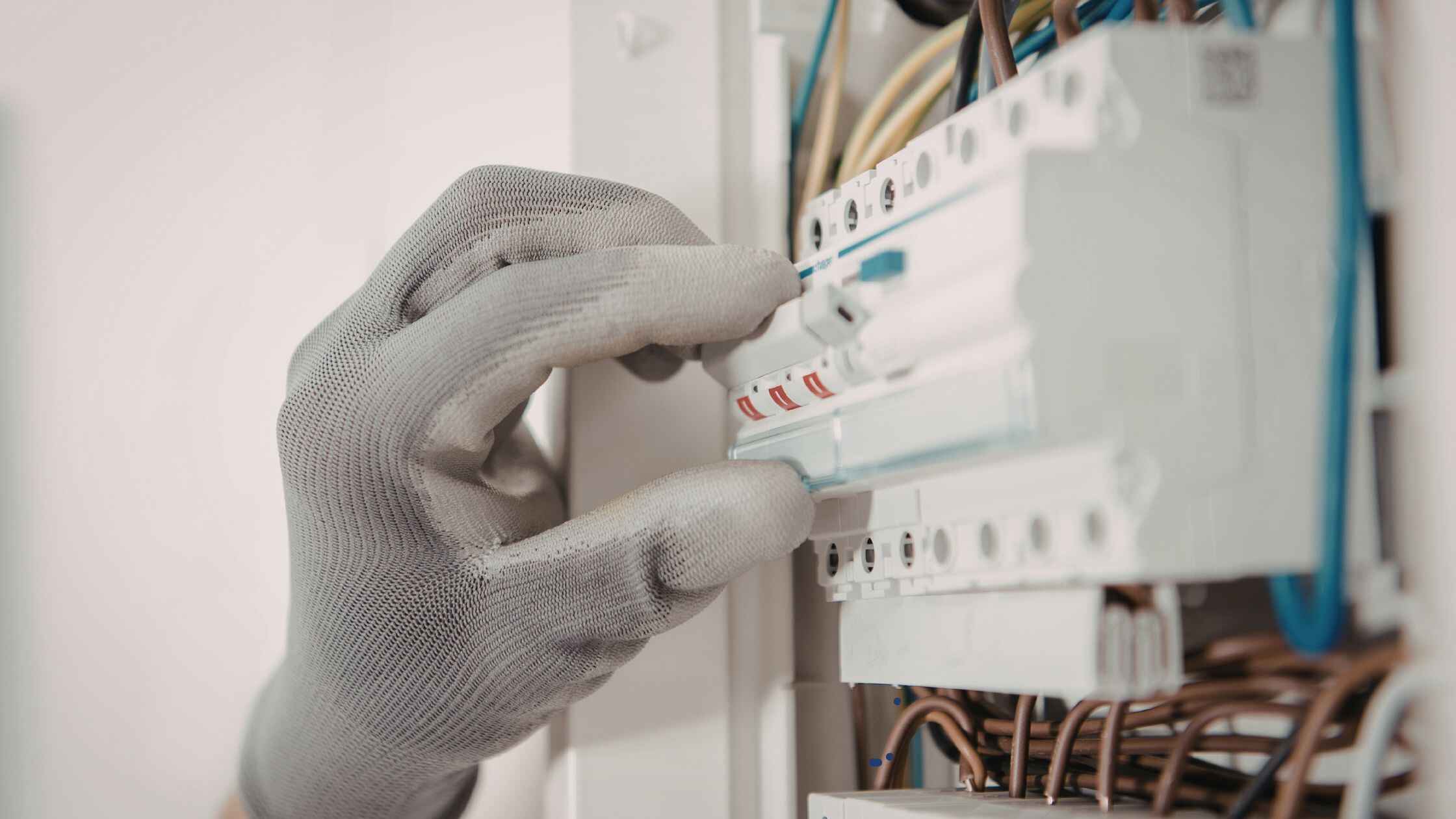 Circuit Breaker Repair & Replacement